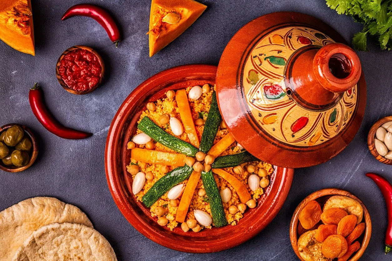 image about رحلة عبر الزمن مع طاجين المغرب: تاريخ غني، وفوائد صحية، ووصفات مميزة