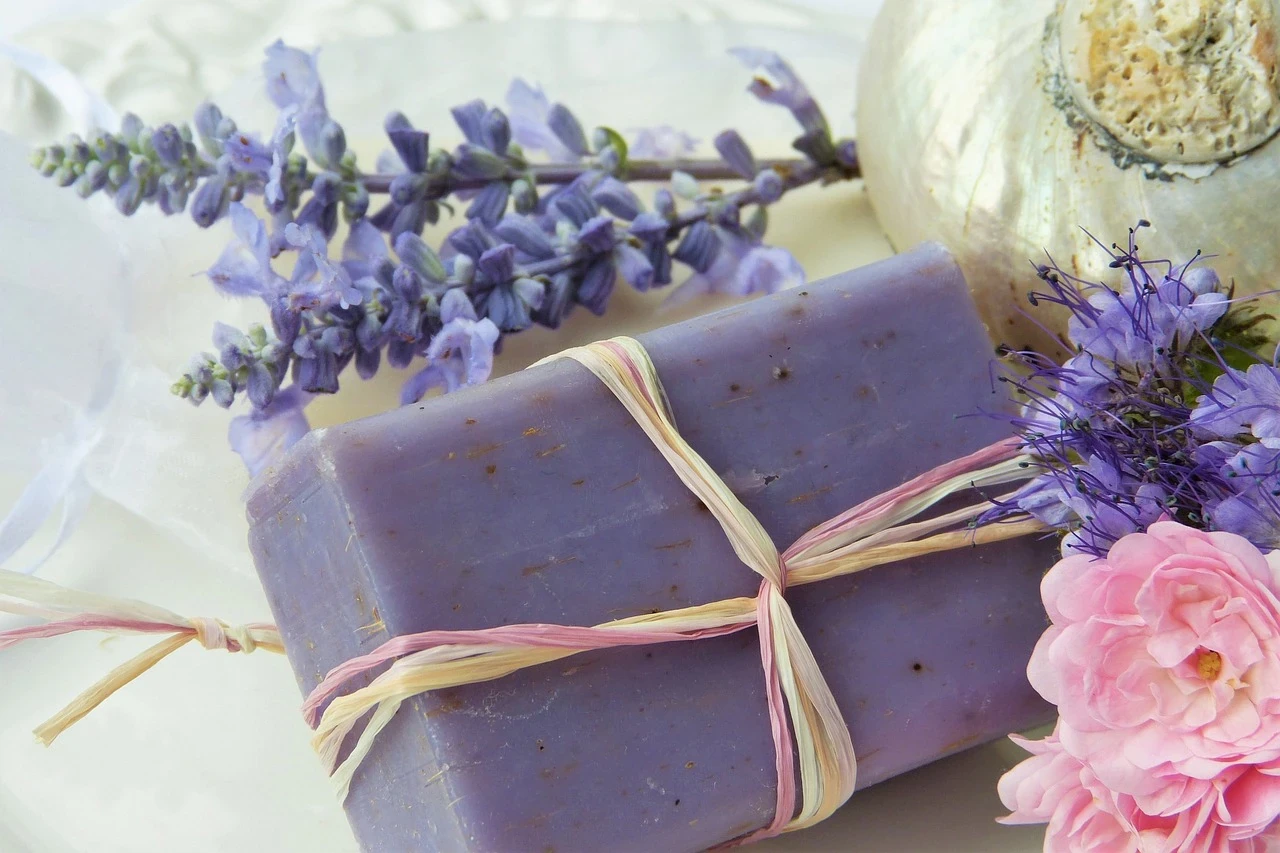 image about 5 of the most popular cosmetic uses for lavender oil 🪻