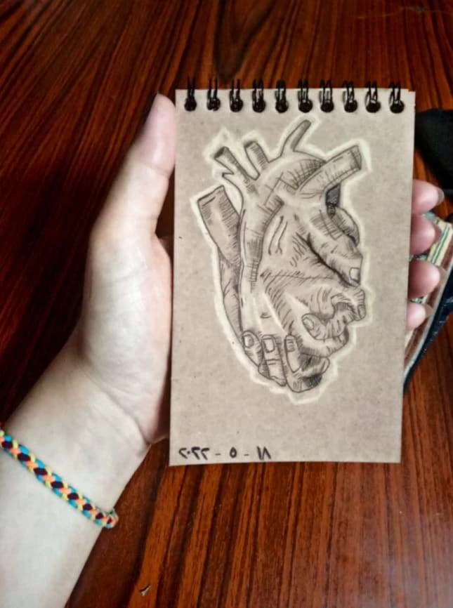 image about الفنانة شهد عبدالدايم تبدع في رسوماتها بأقلام الحبر والجاف
