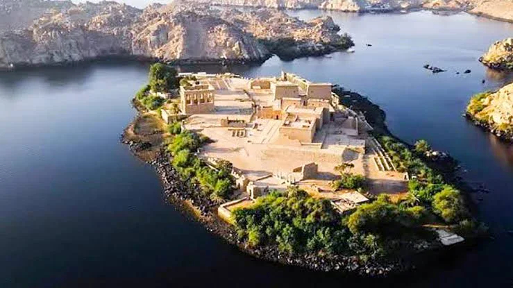 image about Egypt: Gateway to Ancient Wonders and Hidden Treasures – Discover the Magic of Civilization and Luxury