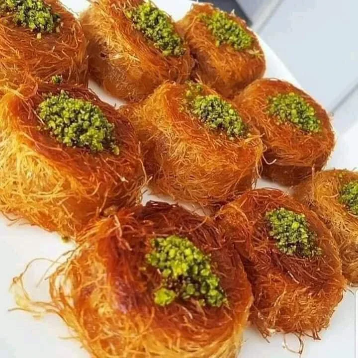 image about ٧ طرق لتحضير الكنافة (كنافة بالقشطة-كنافة بالموز-كنافة بالنوتيلا-كنافة بالمانجو-كنافة بورما-أصابع كنافة)
