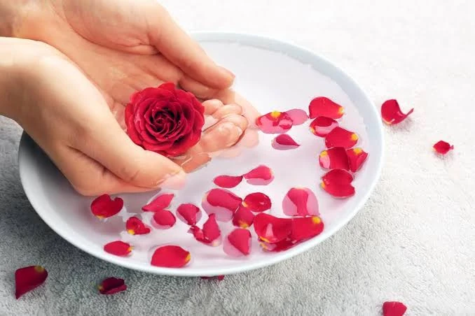 image about ماء الورد للبشرة من طريقة إعداده حتى فوائده