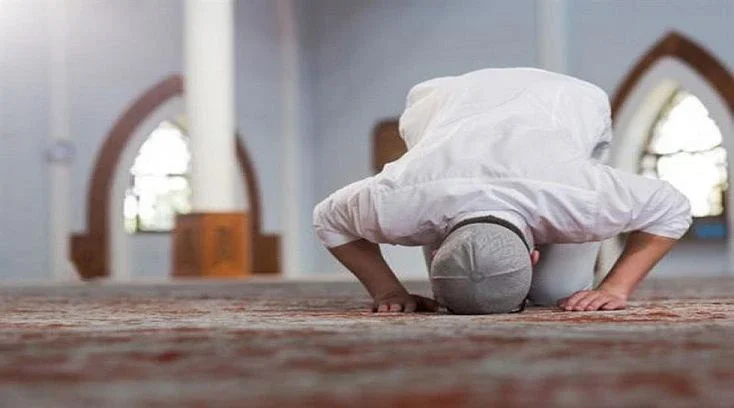 image about أهمية الصلاة في حياة المسلم: الفوائد الروحية والنفسية للصلاة وتأثيرها على السعادة والطمأنينة