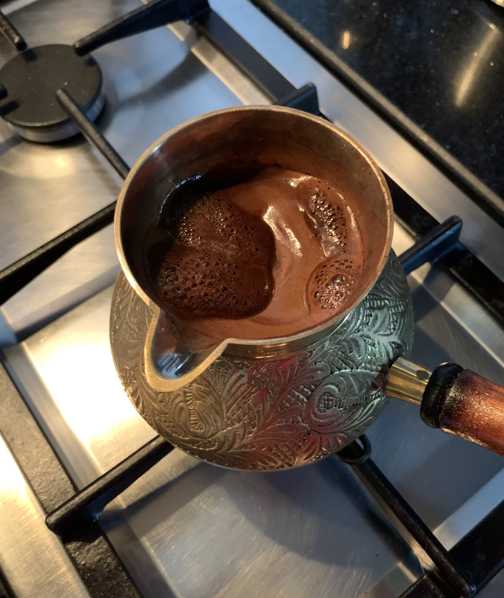 image about المعجزة اليومية للقهوة: فن الاستمتاع بالحياة في كل رشفة