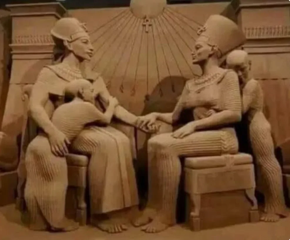 image about اول الموحدين "الملك اخناتون"