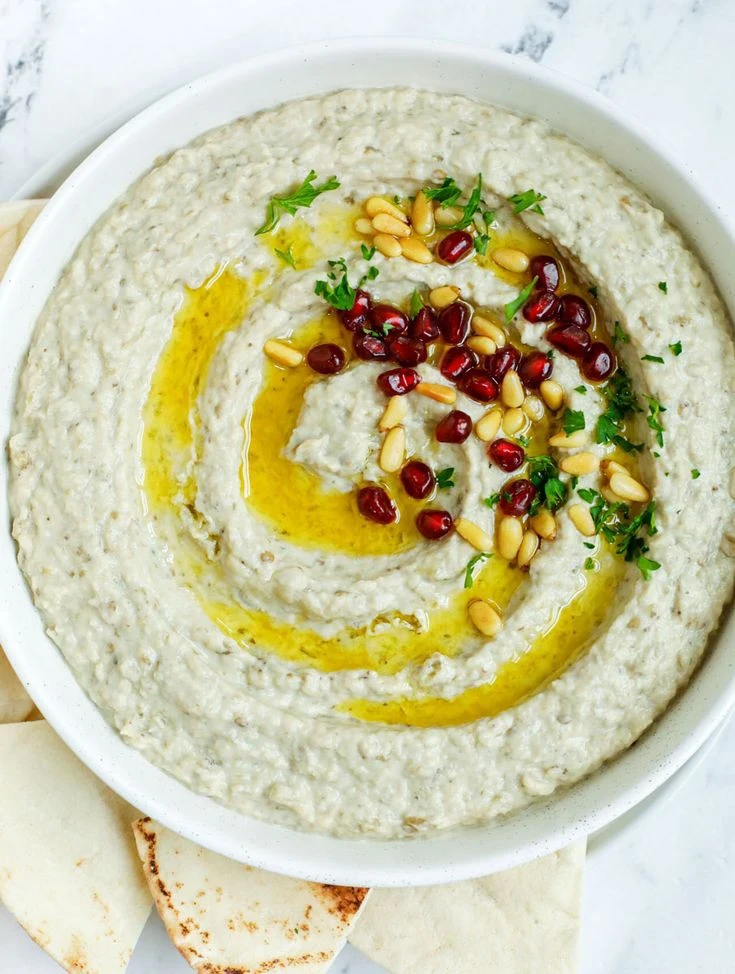 image about السلطات المصرية: تنوعها، قيمتها الغذائية، وطرق تحضيرها التقليدية