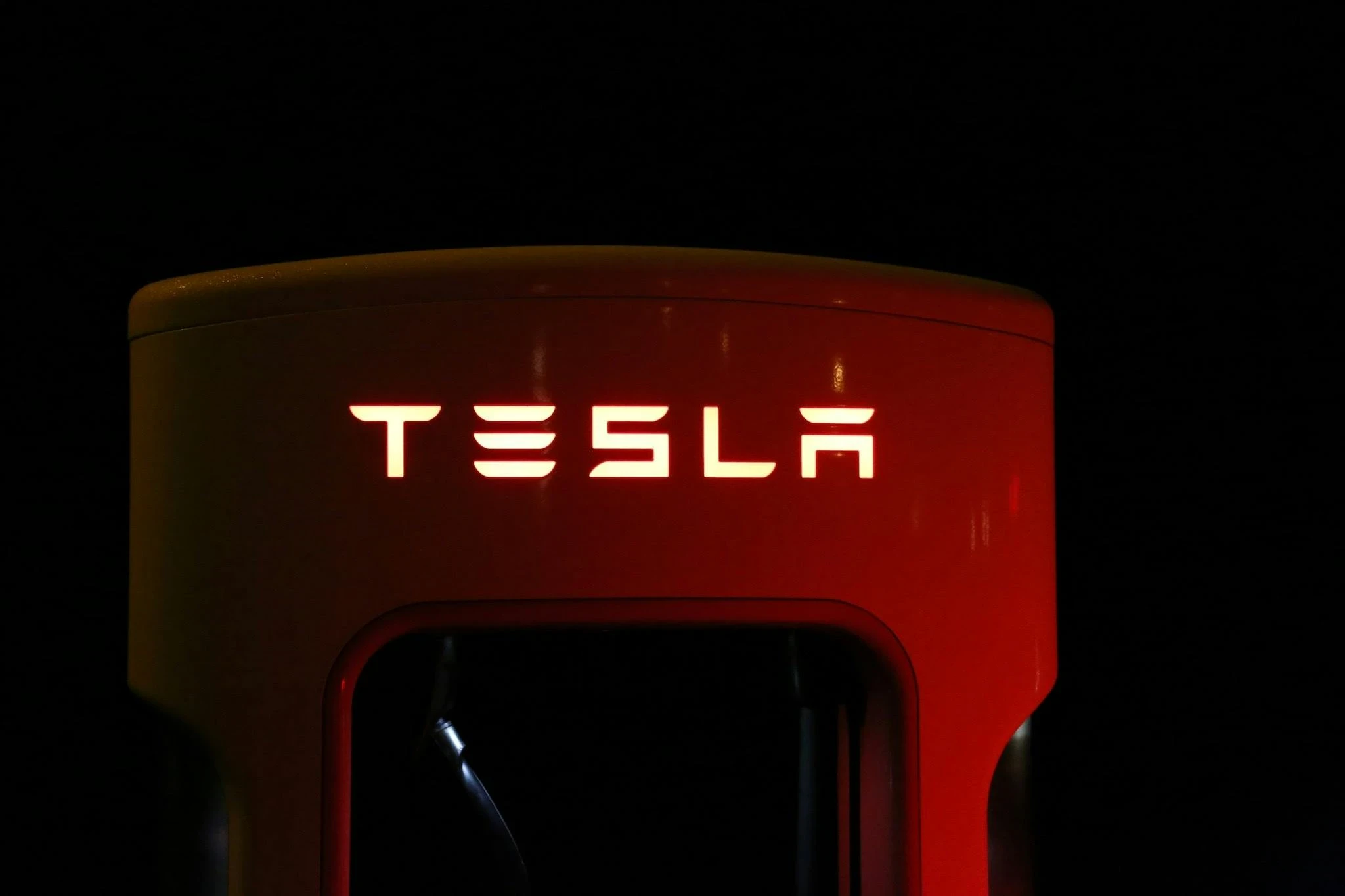 image about موبايل تسلا الجديد Tesla model Pi