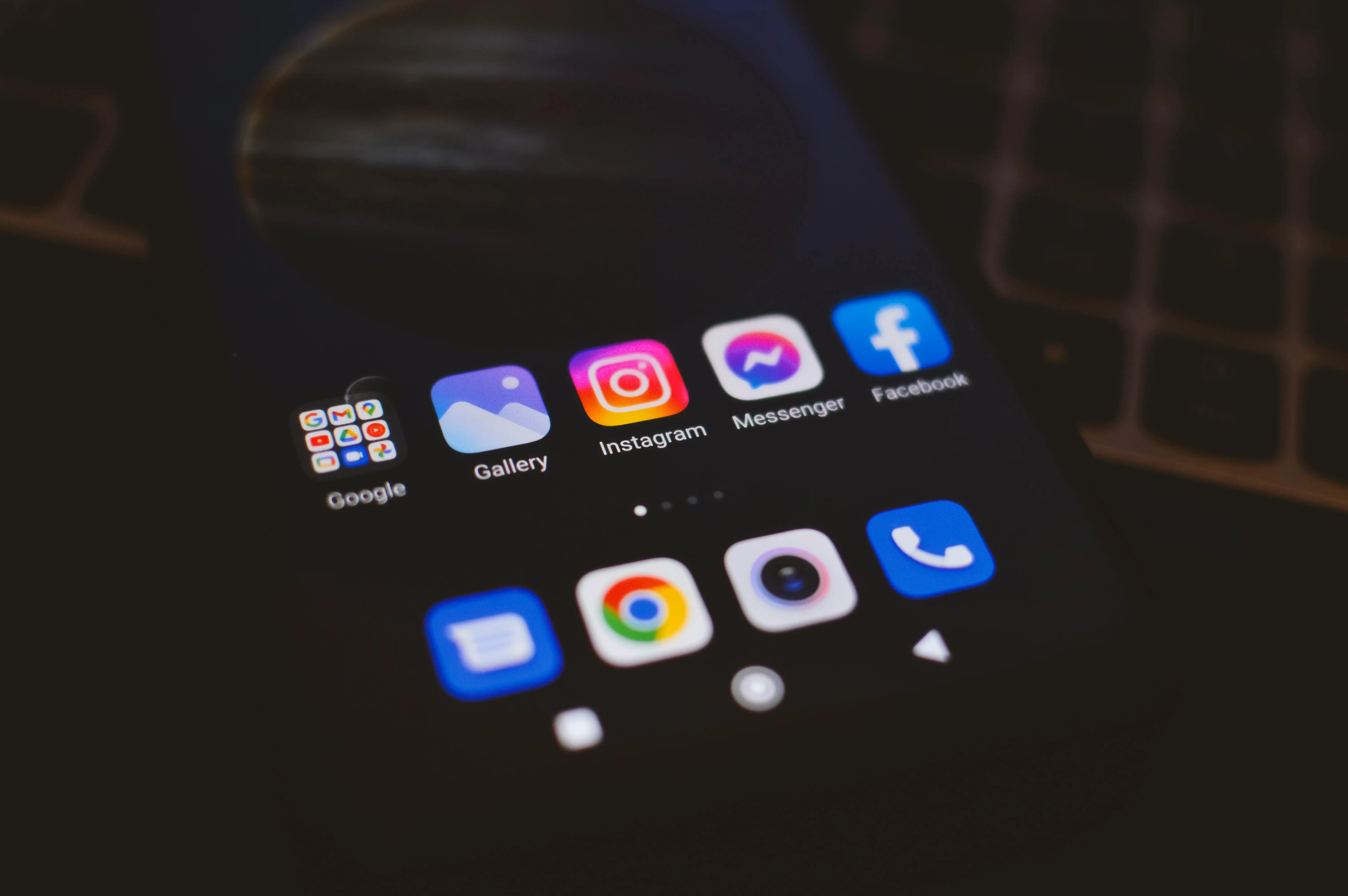 image about تطبيقات الهاتف النافعه /كيفيه التعامل مع البرامج الضاره