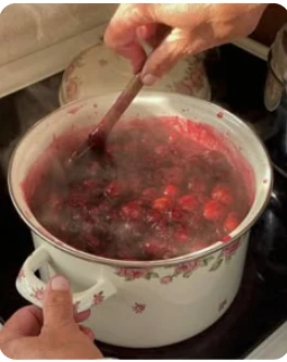 image about 🍓 أفضل وصفات مربات منزليّة بثلاث فواكه موسمية في سبتمبر للأطفال
