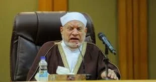 image about لماذا حزن الرئيس السيسى لوفاة د. احمد عمر هاشم وقام بتقبيل راسة فى اكثر من مناسبة
