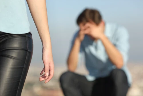 image about    عندما يحدث   الألم بعد الانفصال العاطفي