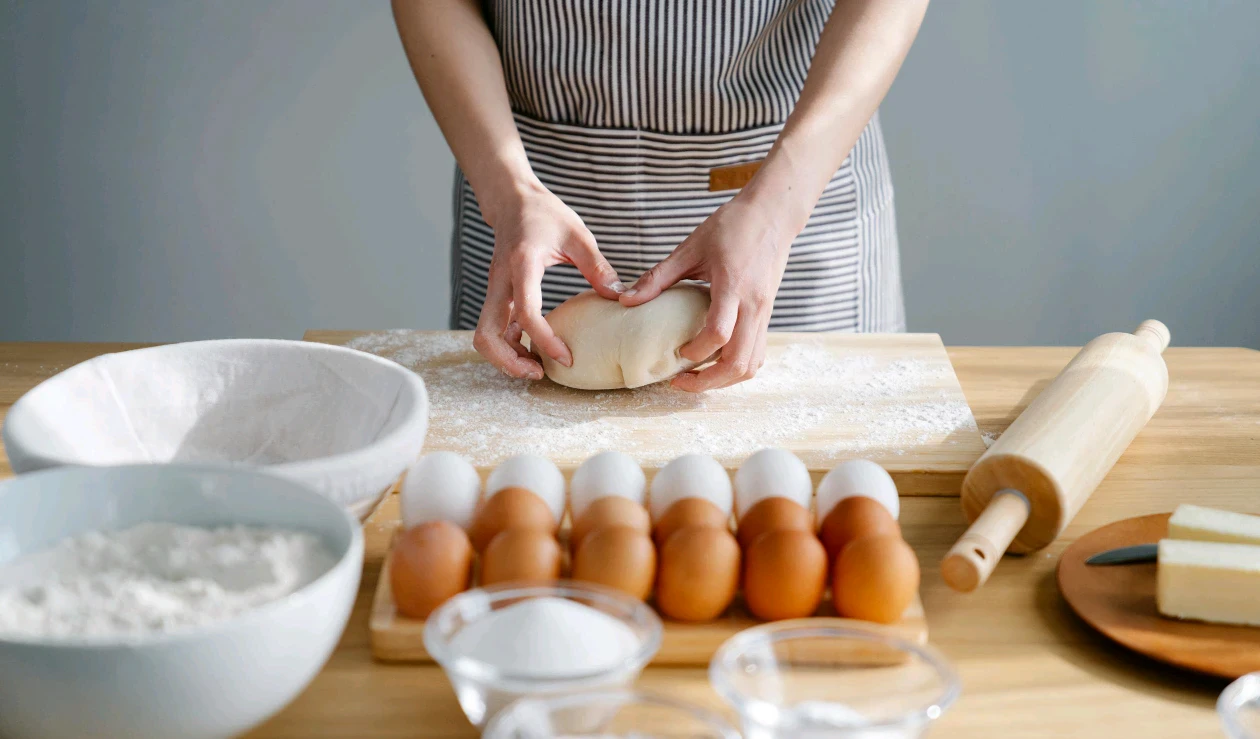 image about كيف تحضر مولتن كيك افضل من مخبزت الحلويات 