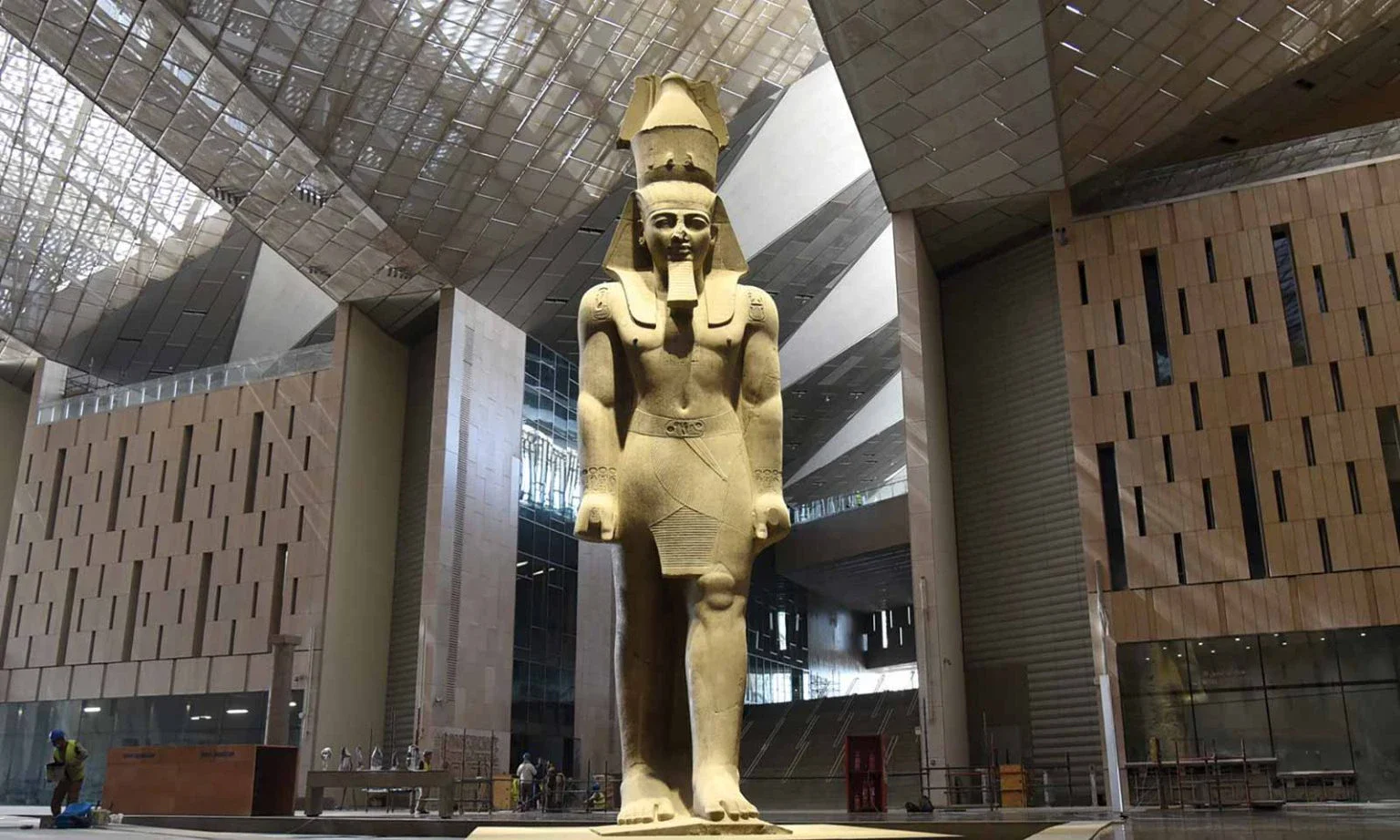 image about مطوية عن المتحف المصري الكبير جاهزة للكتابة والطباعة دون عناء البحث