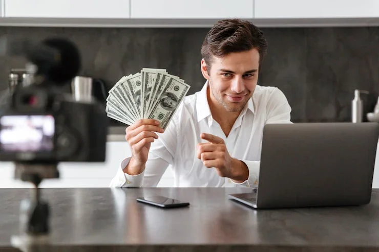 image about هل تعبت من  البحث عن طرق للربح ؟هذه الطرق ستجعلك ثري خلال ايام من هاتفك فقط 