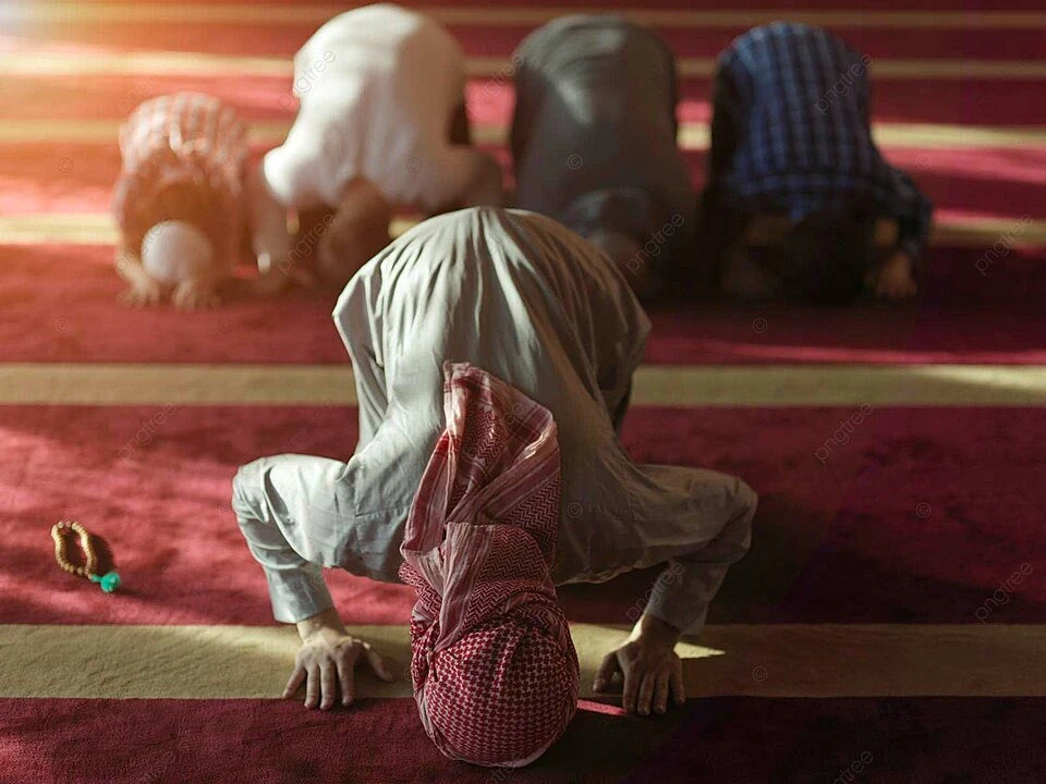image about فائدة الصلاة في الدنيا والآخرة