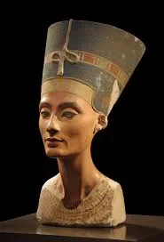 image about هل قتل إخناتون نفرتيتي؟ قراءة تاريخية في لغز اختفاء ملكة العمارنة