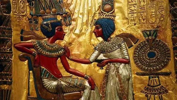 image about هل قتل إخناتون نفرتيتي؟ قراءة تاريخية في لغز اختفاء ملكة العمارنة