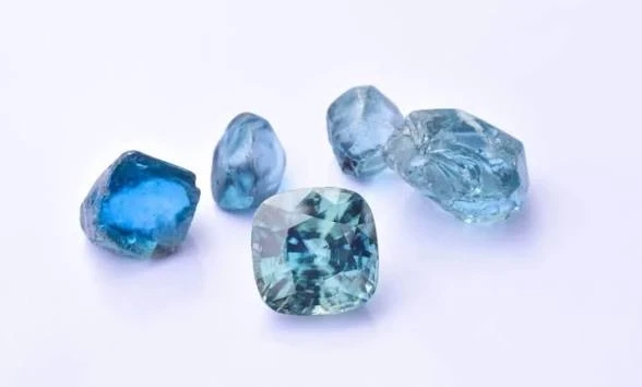 image about حجر الزركون: الدليل الشامل عن خصائصه وفوائده وأنواعه