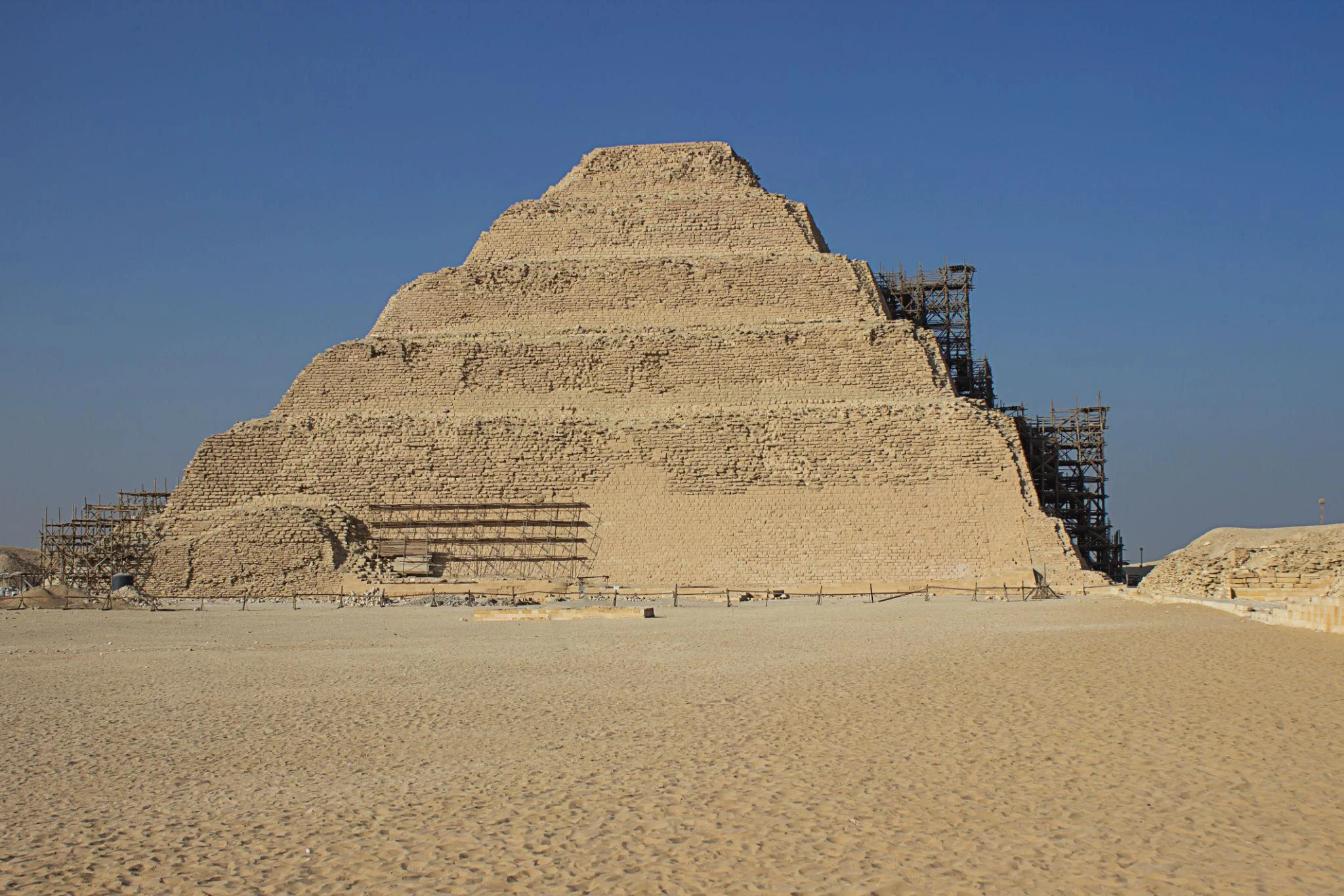 image about هرم سقارة: بداية عبقرية العمارة المصرية القديمة