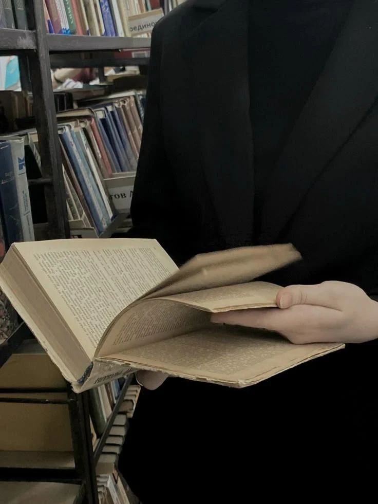 image about القراءة… نافذة صغيرة تهزم ضيق الواقع
