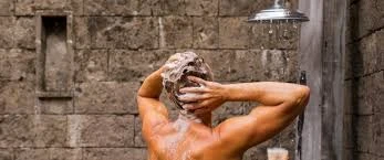 image about الاستحمام اليومي في الصيف… عادة صحية أم خطأ قد يضر بشرتك دون أن تشعر؟