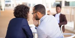 image about بيئة العمل السليمة وأثرها على النجاح المهني والصحة النفسية وجودة الحياة.