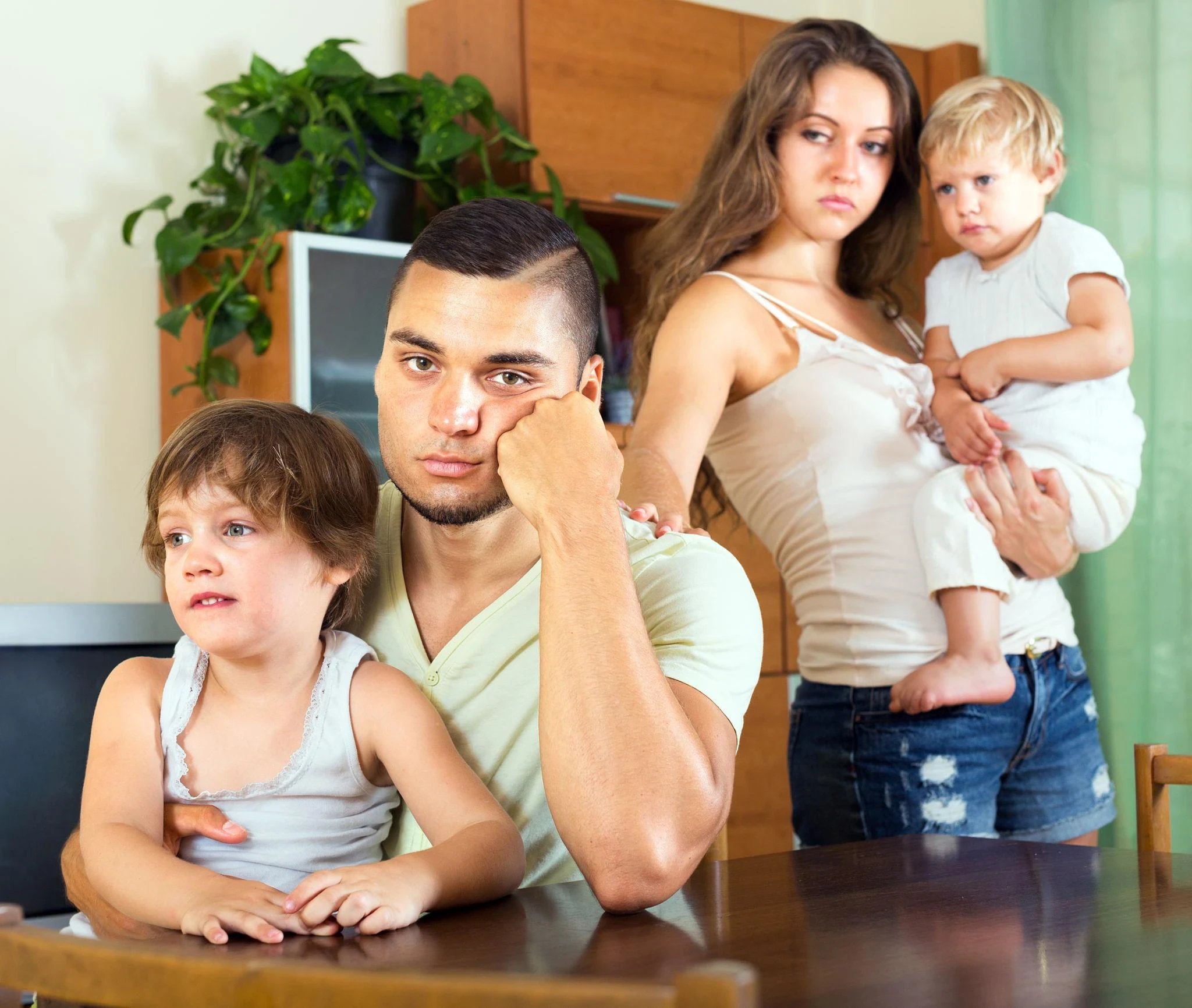 image about  أخطاء يرتكبها الآباء دون أن يشعروا... وقد تؤثر في مستقبل أطفالهم