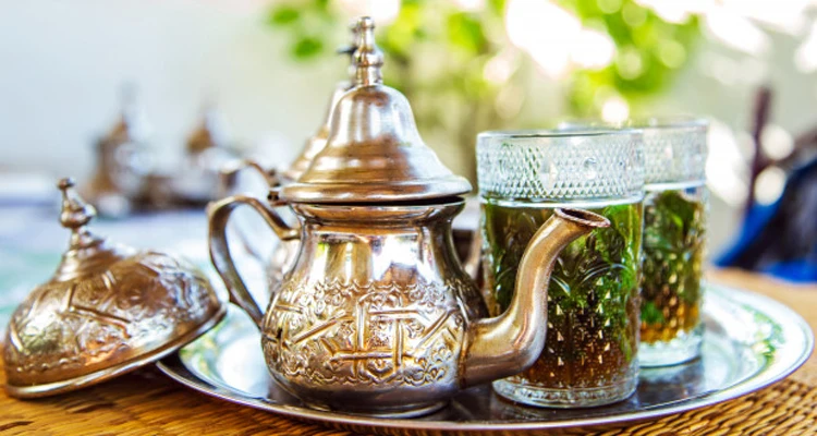 image about 10 عادات صباحية غريبة من حول العالم ستجعل يومك أكثر إنتاجية وسعادة