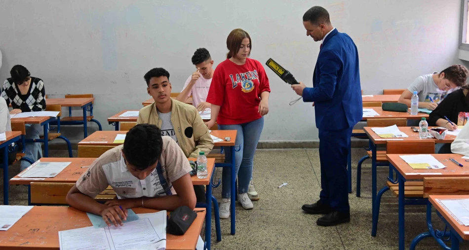 image about الغش في الامتحانات في عصر الذكاء الاصطناعي.. عندما تتحول التكنولوجيا من وسيلة للتعلم إلى أداة لسرقة النجاح ! ! !