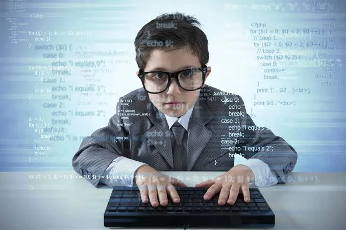 image about هل يمكن تعلم البرمجة بدون جامعة؟ الحقيقة التي لا يخبرك بها أحد