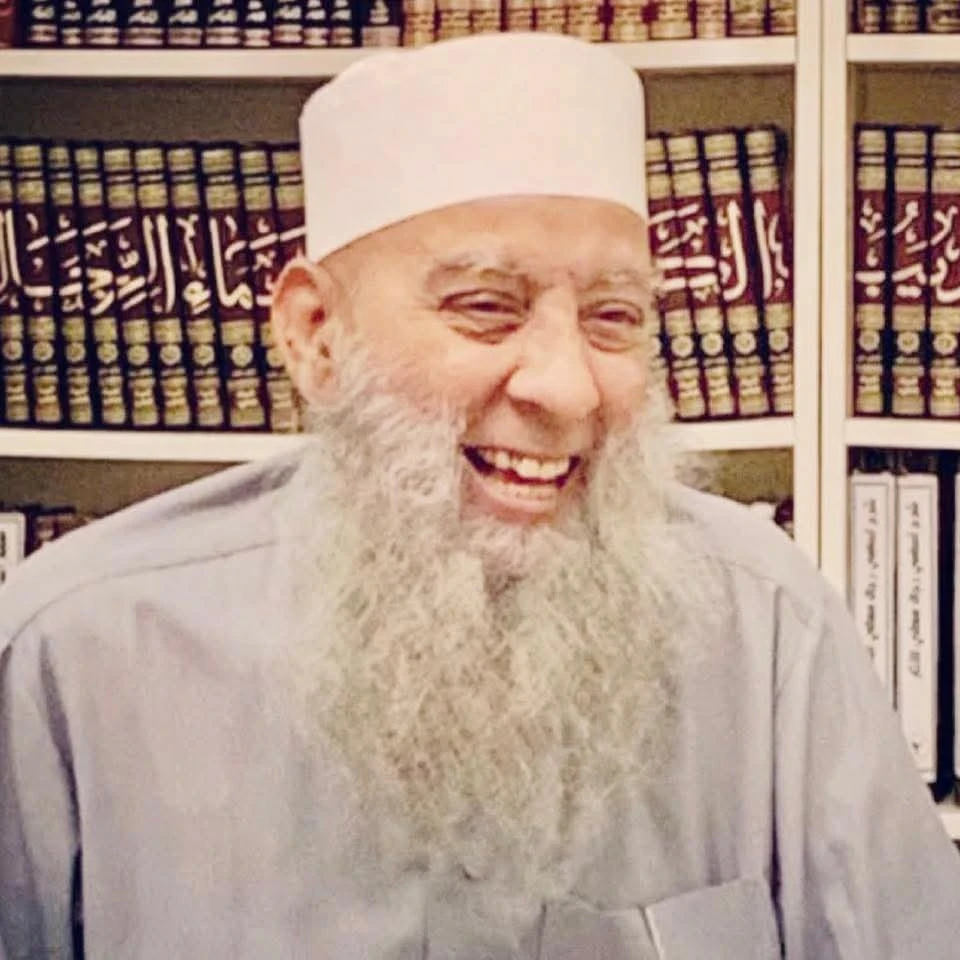 image about شيخي وأفتخر.. دليل مبسط لمسيرة الشيخ أبو إسحاق الحويني وجهوده الراحلة في حفظ السنة النبوية