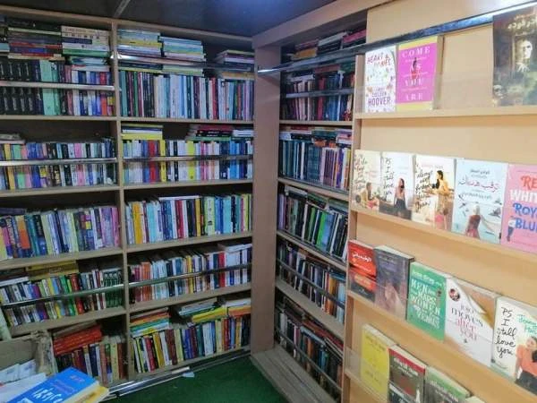image about أول مكتبة متنقلة في مصر.. سامح غنيم: «صنعتها بيدي.. والكتاب لا يُعلى عليه»
