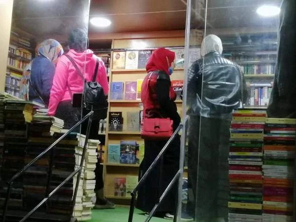 image about أول مكتبة متنقلة في مصر.. سامح غنيم: «صنعتها بيدي.. والكتاب لا يُعلى عليه»