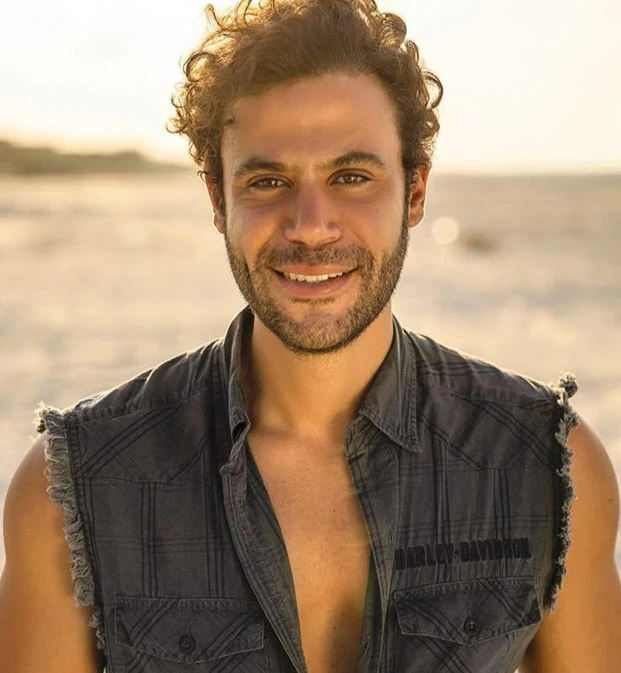 image about محمد إمام يفجر مفاجآت في برنامج الحكاية     وهذا ما قاله عن عادل إمام  .