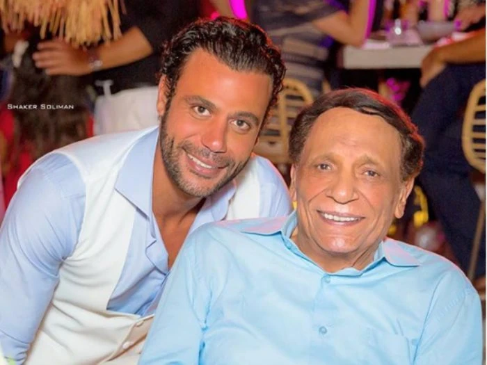 image about محمد إمام يفجر مفاجآت في برنامج الحكاية     وهذا ما قاله عن عادل إمام  .