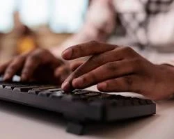 image about السر المجهول للربح من المنزل: كيف تحقق أول 500 دولار شهرياً من الإنترنت؟