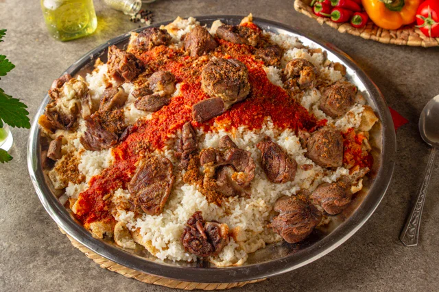 image about أسرار عمل الفتة المصرية باللحمة والخل والثوم بطعم زمان الأصيل