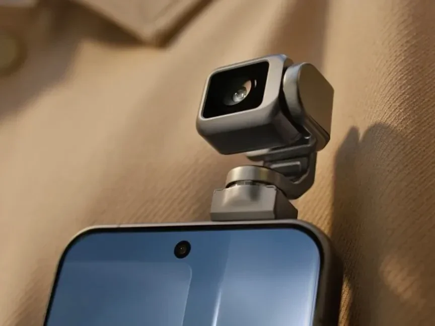 image about هاتف هونر Robot Phone.. كاميرا روبوتية متحركة ومواصفات رائدة بسعر مرتفع