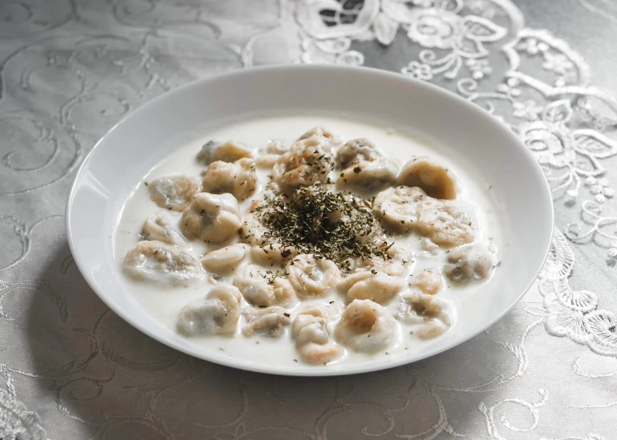 image about 🥟🥛 لبن الشيشبرك - وصفة شامية شهية باللبن واللحم