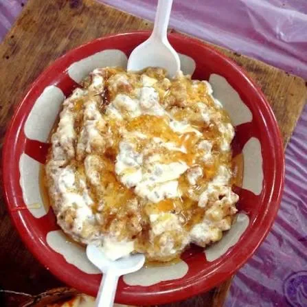 image about 🍯🥞 حلى المعصوب بالعسل والقشطة - وصفة سعودية شهية وسهلة