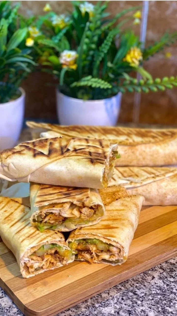 image about شاورما الدجاج الفلسطينية في البيت… تتبيلة سرية ومقادير دقيقة لطعم المطاعم! 🌯🔥