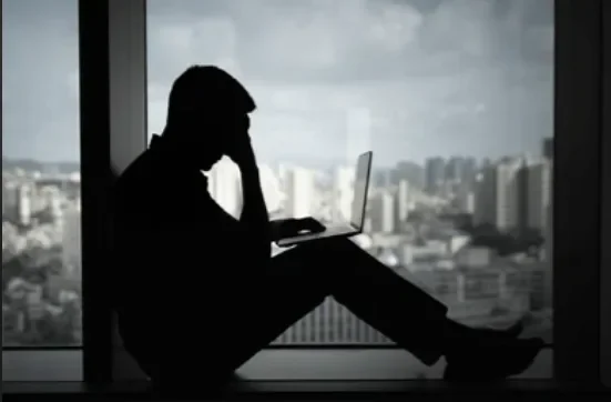 image about فخ المخدرات الصامت: كيف تسرق الحياة خطوة بخطوة وكيف تنجو منها؟