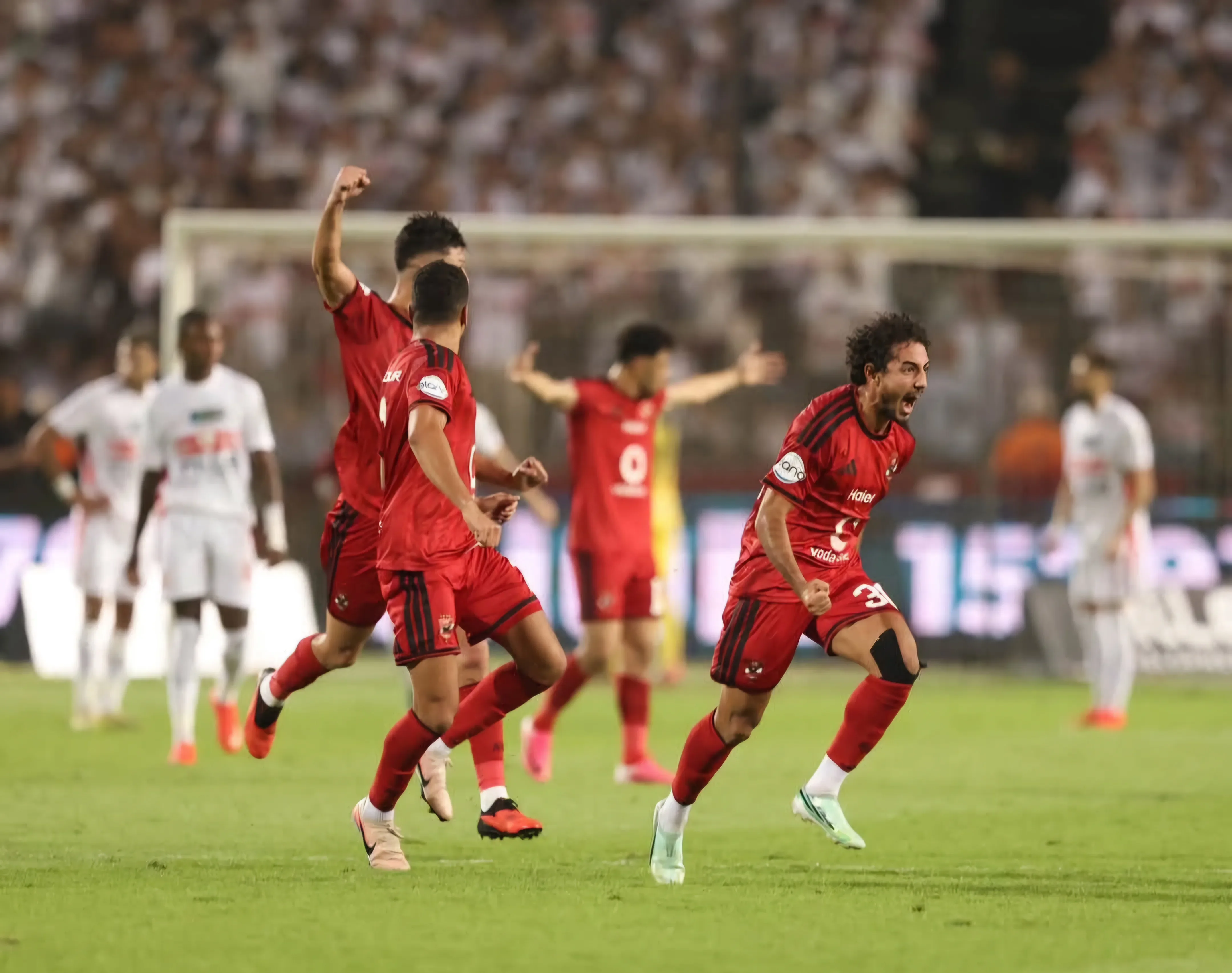 image about نتيجة مباراة القمة: الأهلي يحسم ديربي الدوري أمام الزمالك بثنائية نظيفة