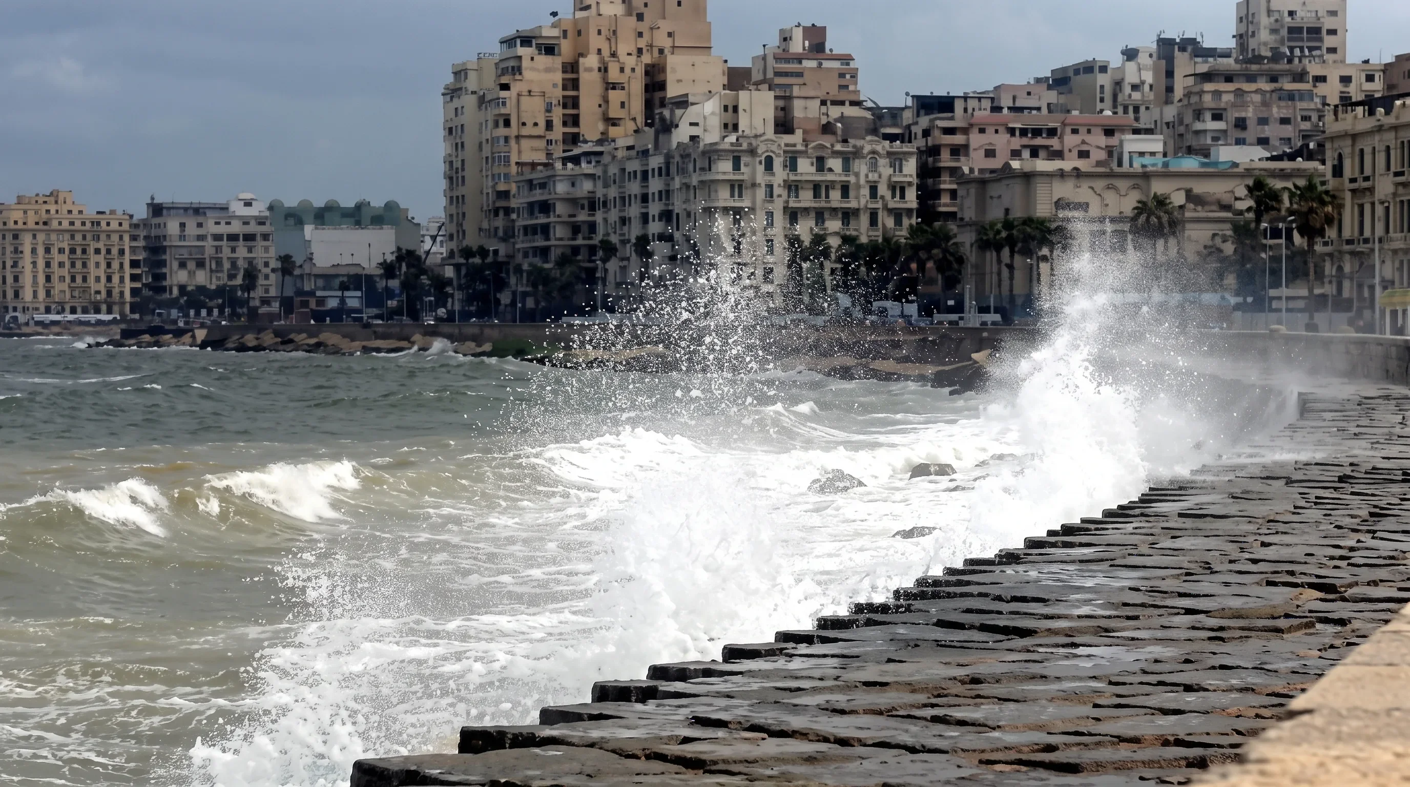 image about الاصاد تتوقع تقلبات حادة تضرب البلاد.. هل تشهد محافظتك أمطاراً رعدية اليوم؟