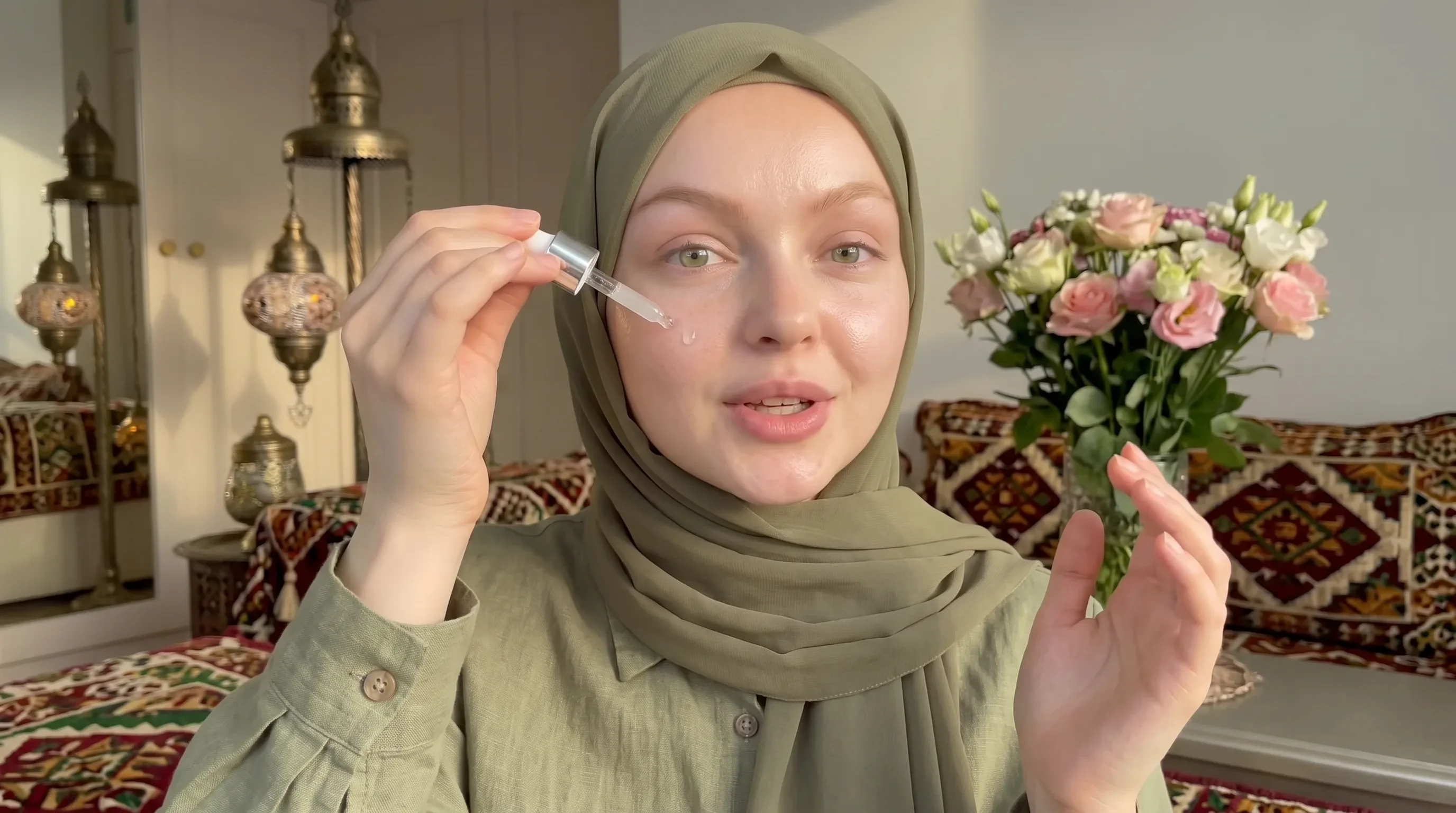 image about سيروم الألوفيرا وزيت الشاي الأخضر والنيم: دليلك الشامل لتنقية البشرة المعرضة للحبوب ومحاربة اللمعان الزائد