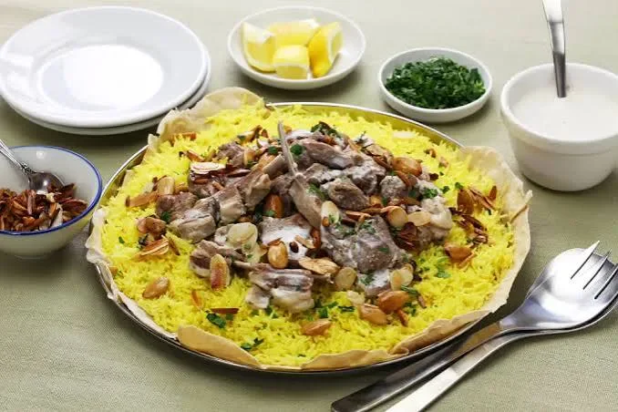 image about 🍖 المنسف باللحم الأردني الأصلي - طريقة التحضير خطوة بخطوة