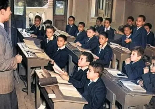 image about  على أيامنا.. كنا نذهب للمدرسة هرباً من البيت، والآن يهربون من المدرسة إلى "السايبر"!