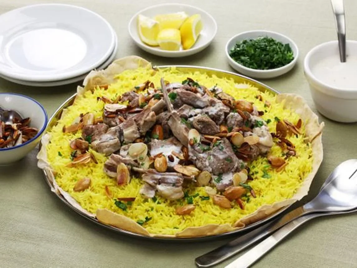image about سر المنسف الأردني الأصيل.. طريقة تحضير اللحم والجميد بطعم لا يُقاوم!