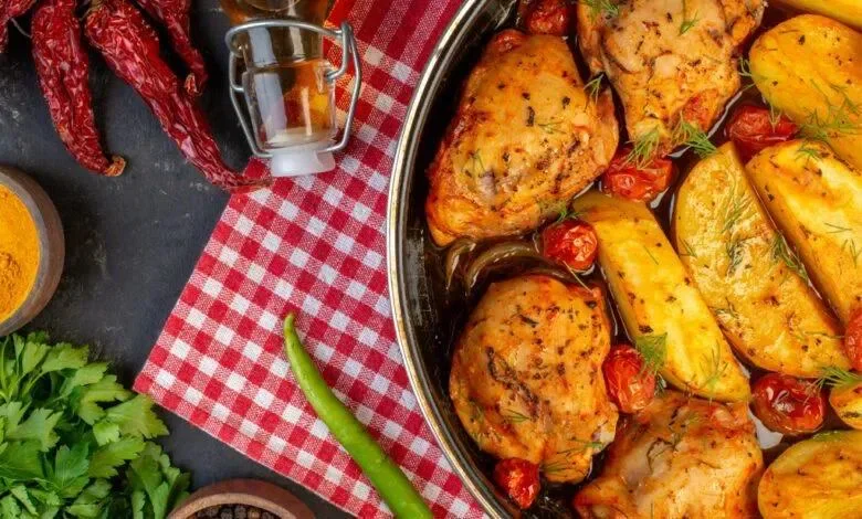 image about صينية البطاطا بالدجاج في الفرن.. سرّ الطعم الشهي لوجبة عائلية متكاملة 🍗🥔