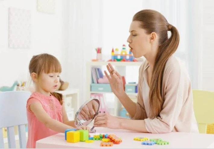 أهم أساليب تنميه التواصل الإجتماعي مع أطفال الأوتيزم